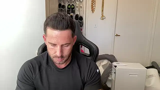 brettmycles28 Show Webcam