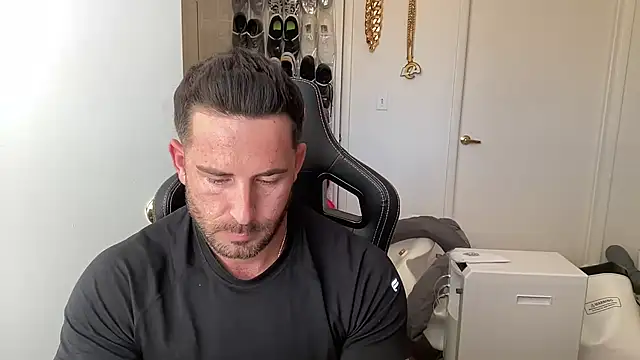 brettmycles28 Pertunjukan Webcam