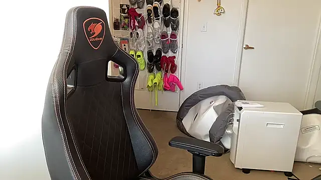 brettmycles28 webkamerás műsora