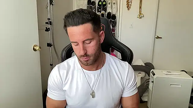 הופעת וובקאם של brettmycles28