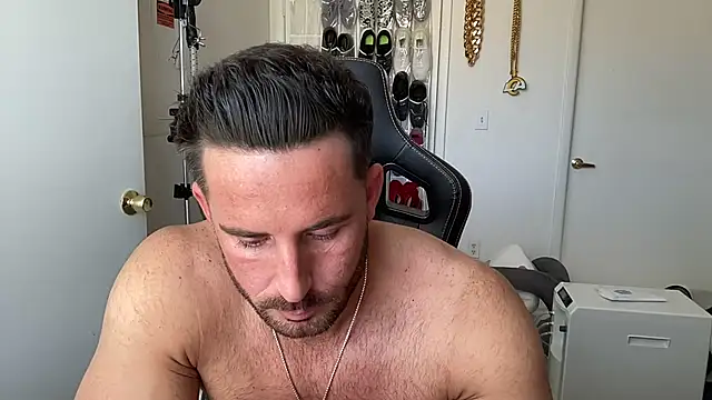 brettmycles28 网络视讯表演