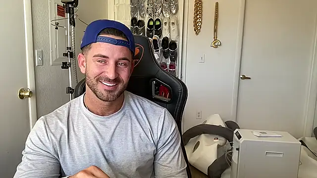 brettmycles28 webkamerás műsora