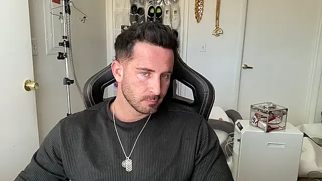 brettmycles28 Pertunjukan Webcam
