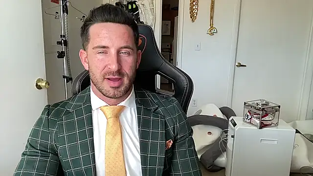 brettmycles28 Pertunjukan Webcam