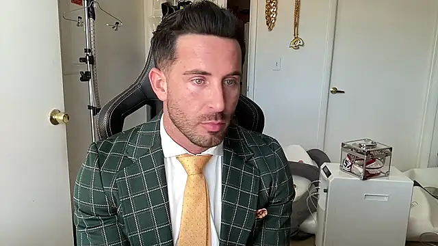 brettmycles28: διαδικτυακό σόου στην κάμερα