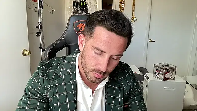brettmycles28のウェブカメラショー