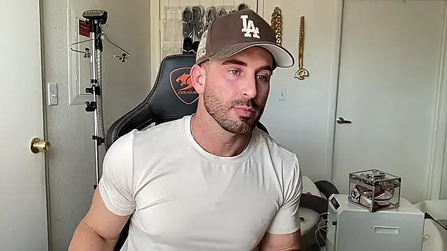 brettmycles28: вебкам-шоу