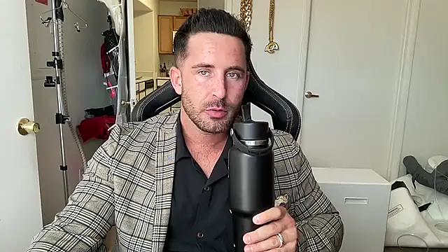 brettmycles28 Webcamshow