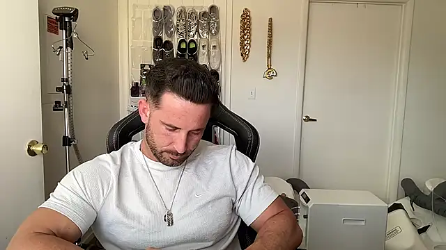 brettmycles28 Show in webcam