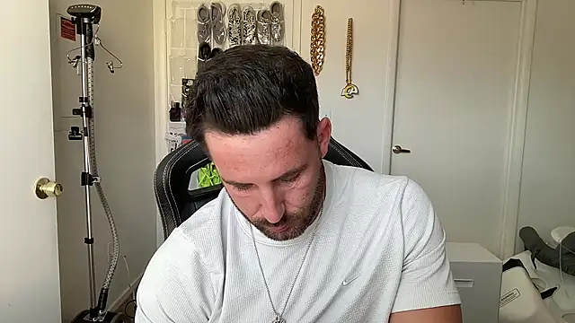 brettmycles28's Webcam Show