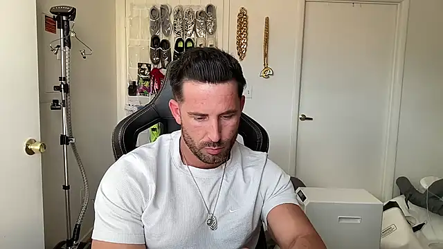 brettmycles28 웹캠 쇼