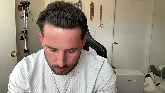 brettmycles28のウェブカメラショー