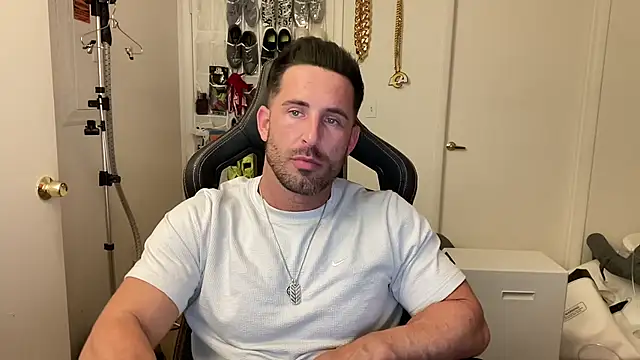 brettmycles28 webkamerás műsora