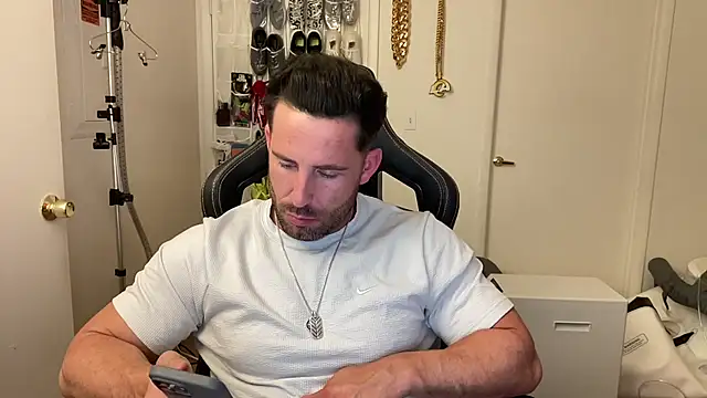 brettmycles28 在線直播表演