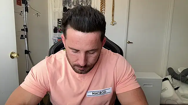 brettmycles28 Show in webcam