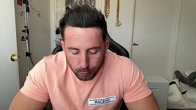 brettmycles28 Pertunjukan Webcam