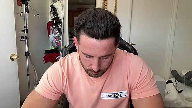 brettmycles28: διαδικτυακό σόου στην κάμερα