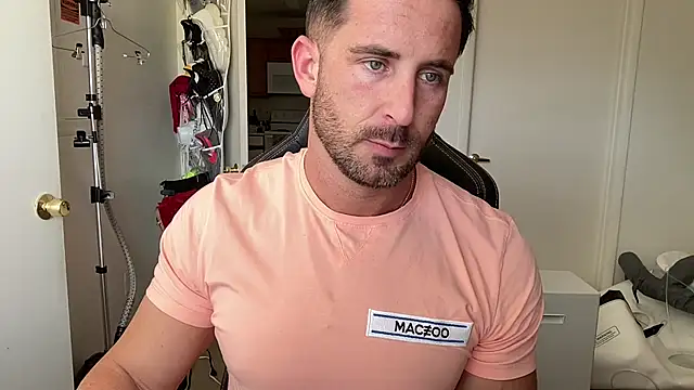 brettmycles28 网络视讯表演
