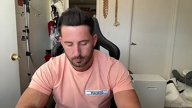 brettmycles28 网络视讯表演