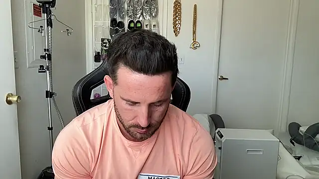 brettmycles28 Show in webcam