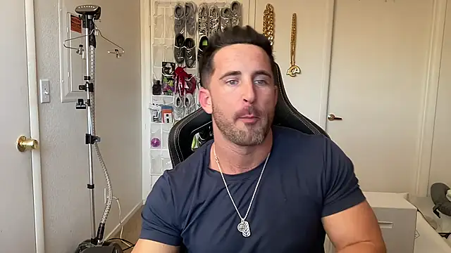 brettmycles28のウェブカメラショー