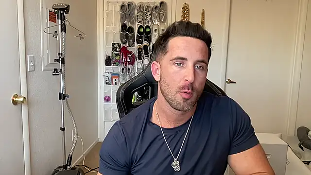 הופעת וובקאם של brettmycles28