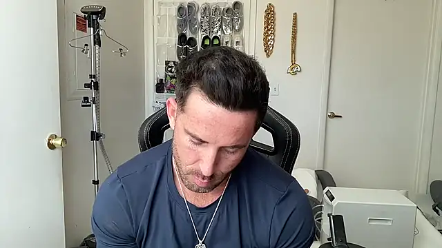 brettmycles28 Show in webcam