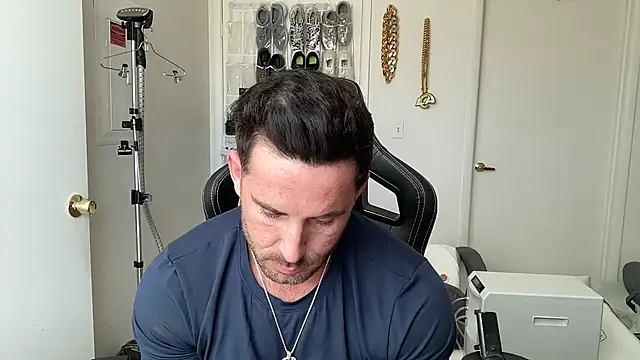 brettmycles28 网络视讯表演