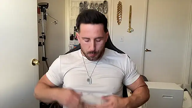 brettmycles28: διαδικτυακό σόου στην κάμερα