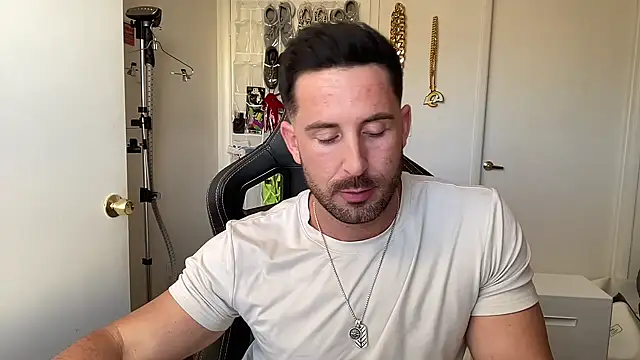 brettmycles28's Webcam Show