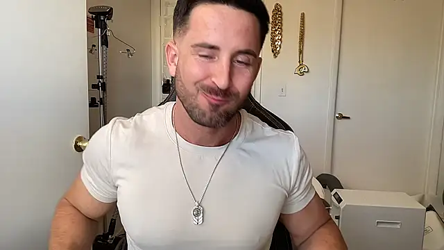 brettmycles28 Show in webcam