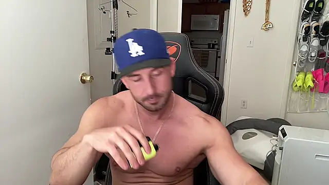 brettmycles28 网络视讯表演