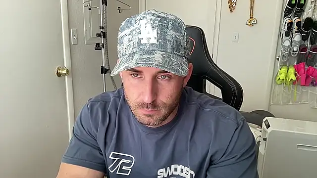 הופעת וובקאם של brettmycles28