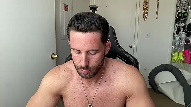 brettmycles28 webkamerás műsora