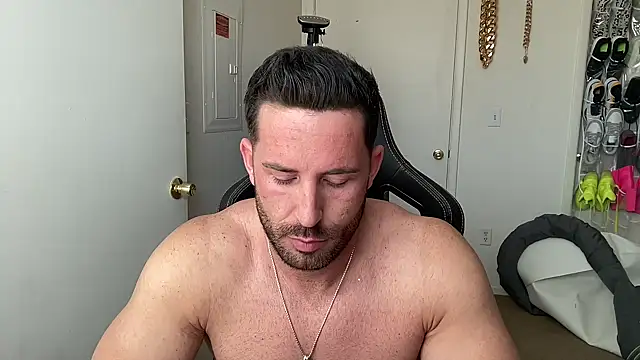 brettmycles28's Webcam Show