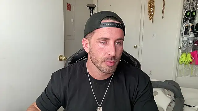 brettmycles28's Webcam Show