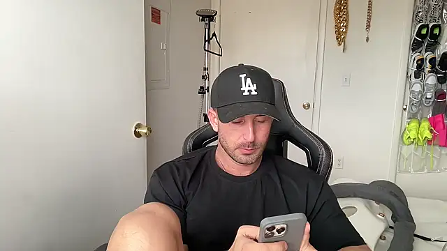 brettmycles28 webkamerás műsora