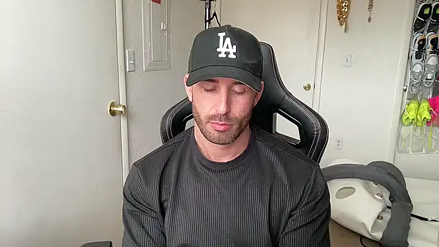 brettmycles28 Show in webcam