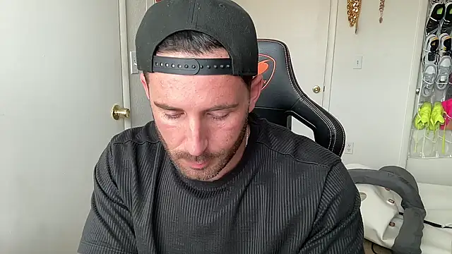 brettmycles28 webkamerás műsora