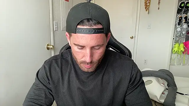 brettmycles28 Show in webcam