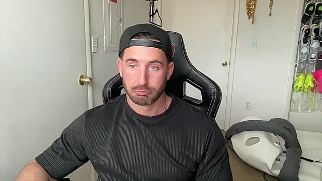 brettmycles28 webkamerás műsora