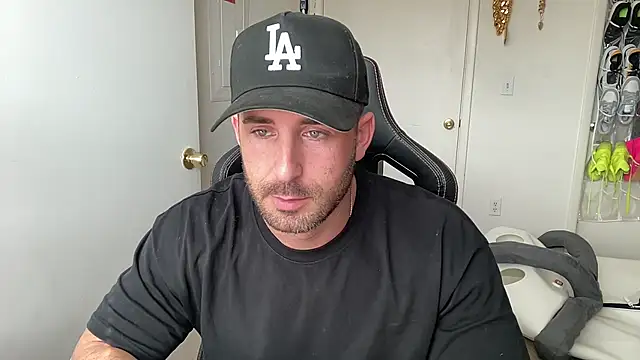brettmycles28's Webcam Show