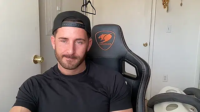 brettmycles28's Webcam Show