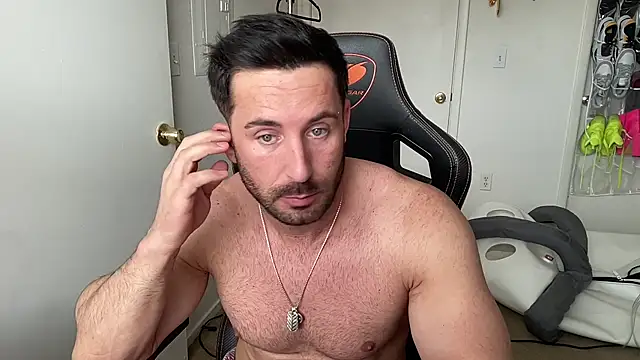 brettmycles28 webkamerás műsora
