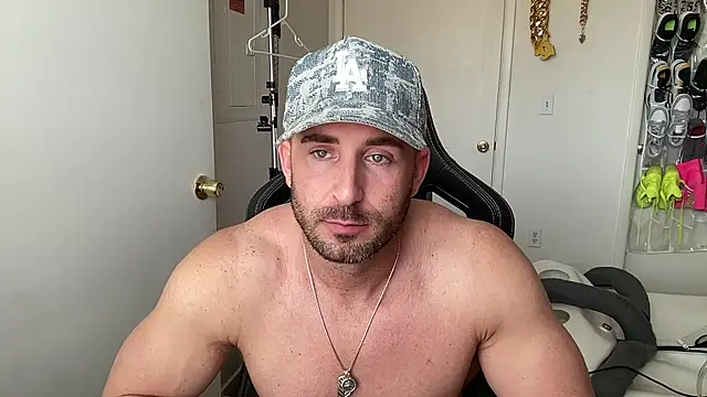 brettmycles28 webkamerás műsora