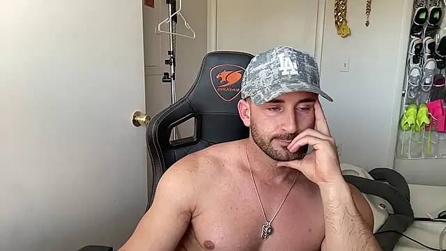 brettmycles28 webkamerás műsora