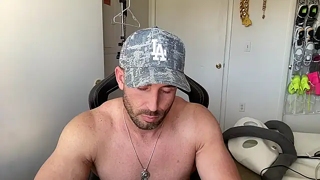 brettmycles28 webkamerás műsora