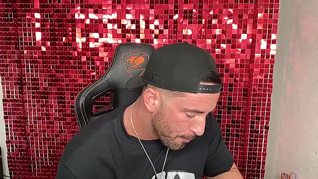 brettmycles28 webkamerás műsora