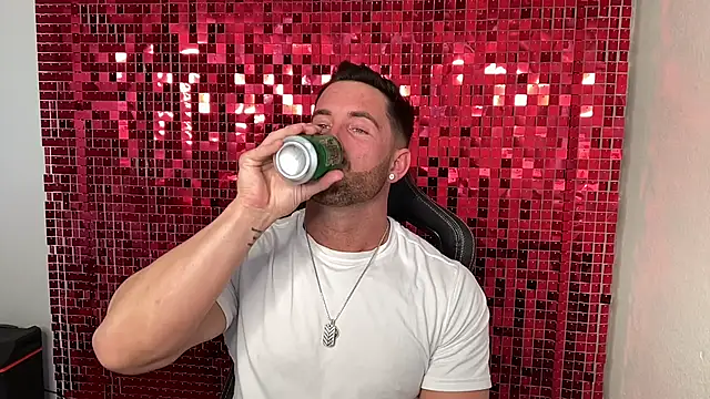 brettmycles28 网络视讯表演