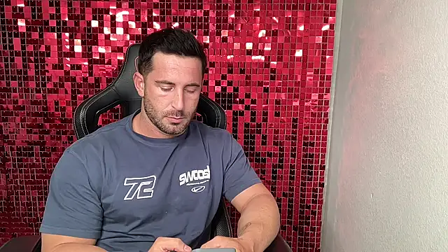 brettmycles28 在線直播表演